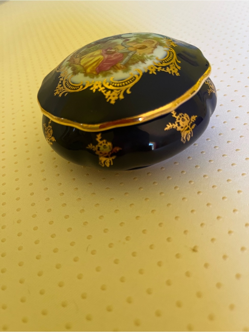 Limoges Vintage Castel 22kt Trinket Box with Gold Gilt and Romantic Scene